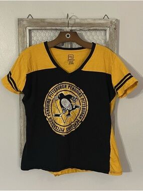 Pittsburgh Penguins V-Neck Tee - Black & Gold